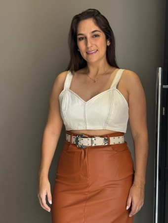 Saia midi caramelo em courino