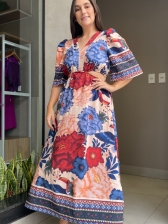 Vestido midi estampado com abertura lateral