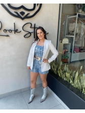 Conjunto top e shorts jeans com detalhes em paêtes